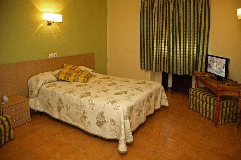 Hotel La Paz Jaca Buitenkant foto