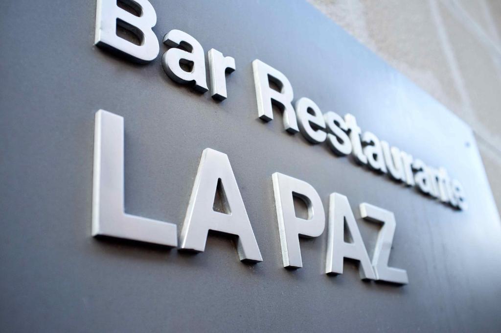 Hotel La Paz Jaca Buitenkant foto